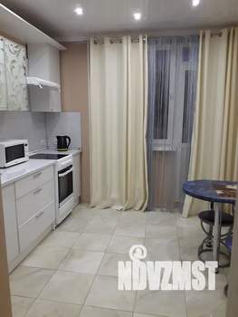 1-к квартира, посуточно, 40м2, 12/25 этаж