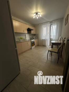 1-к квартира, посуточно, 43м2, 8/27 этаж