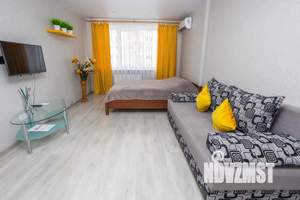 1-к квартира, посуточно, 40м2, 23/27 этаж