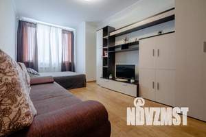 1-к квартира, посуточно, 42м2, 11/18 этаж