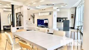 4-к квартира, на длительный срок, 200м2, 3/10 этаж