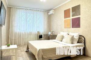 1-к квартира, посуточно, 43м2, 3/25 этаж