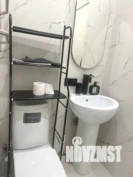 Студия квартира, посуточно, 42м2, 1/4 этаж