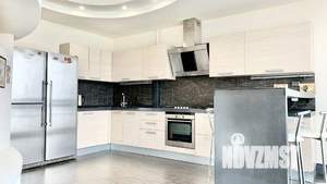 4-к квартира, на длительный срок, 200м2, 3/10 этаж