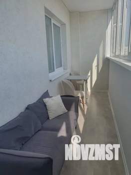 Студия квартира, посуточно, 40м2, 10/18 этаж