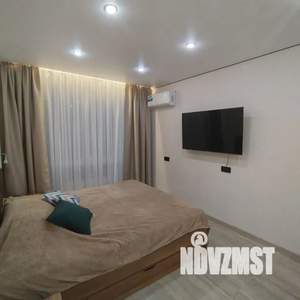 1-к квартира, посуточно, 40м2, 1/16 этаж