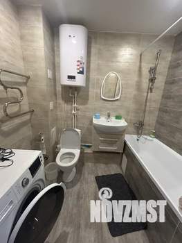 Студия квартира, посуточно, 35м2, 19/24 этаж