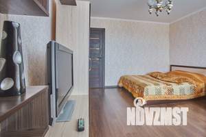 1-к квартира, посуточно, 42м2, 8/10 этаж