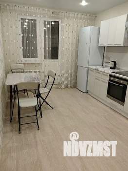 1-к квартира, посуточно, 40м2, 16/24 этаж