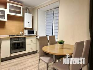 Студия квартира, посуточно, 32м2, 1/5 этаж