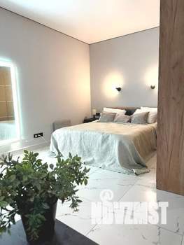 Студия квартира, посуточно, 42м2, 1/4 этаж