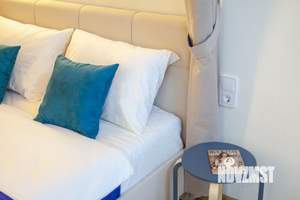 Студия квартира, посуточно, 33м2, 16/25 этаж