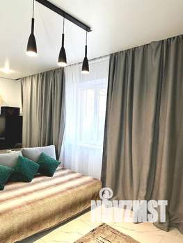 Студия квартира, посуточно, 42м2, 1/4 этаж