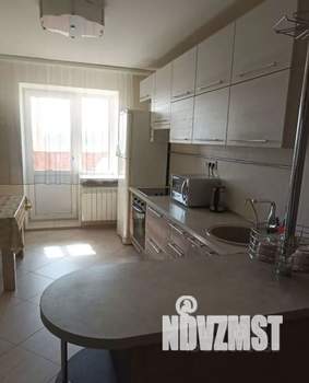 Студия квартира, посуточно, 65м2, 14/18 этаж