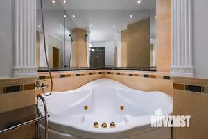 1-к квартира, посуточно, 65м2, 4/10 этаж