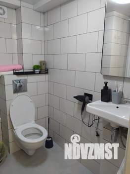 Студия квартира, посуточно, 34м2, 1/5 этаж