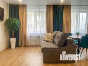 Студия квартира, посуточно, 33м2, 1/3 этаж