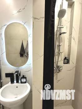 Студия квартира, посуточно, 42м2, 1/4 этаж