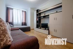 1-к квартира, посуточно, 42м2, 11/18 этаж