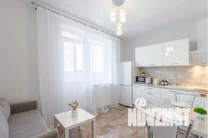 1-к квартира, посуточно, 45м2, 13/24 этаж