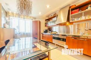 3-к квартира, на длительный срок, 130м2, 6/10 этаж