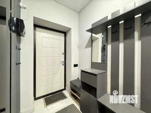 Студия квартира, посуточно, 43м2, 1/3 этаж