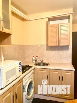 1-к квартира, посуточно, 40м2, 1/9 этаж