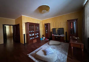 3-к квартира, на длительный срок, 101м2, 2/5 этаж