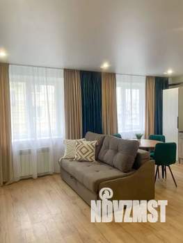 Студия квартира, посуточно, 33м2, 1/3 этаж