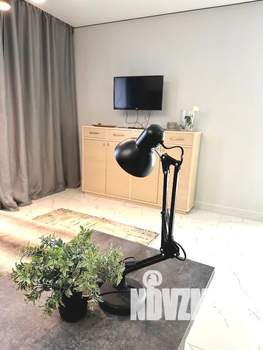 Студия квартира, посуточно, 42м2, 1/4 этаж