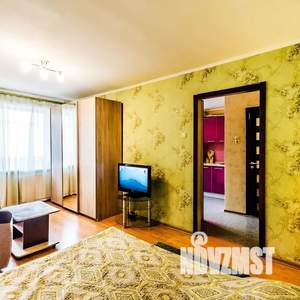 1-к квартира, посуточно, 34м2, 4/9 этаж