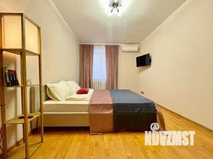 1-к квартира, посуточно, 70м2, 1/1 этаж