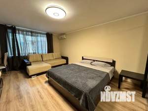 Студия квартира, посуточно, 32м2, 1/5 этаж