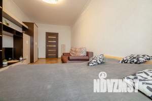1-к квартира, посуточно, 42м2, 11/18 этаж