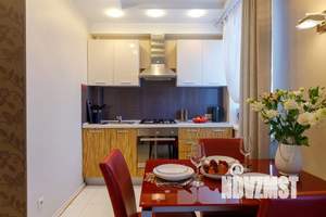 1-к квартира, посуточно, 52м2, 4/5 этаж