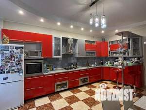 4-к квартира, вторичка, 201м2, 3/7 этаж