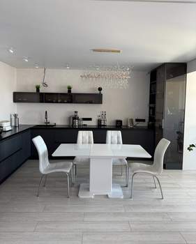 3-к квартира, вторичка, 110м2, 17/17 этаж