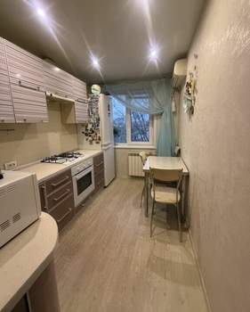 3-к квартира, вторичка, 58м2, 9/9 этаж