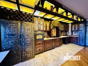 4-к квартира, вторичка, 151м2, 3/10 этаж