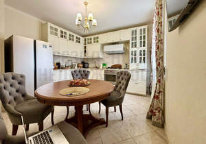 3-к квартира, вторичка, 110м2, 8/9 этаж