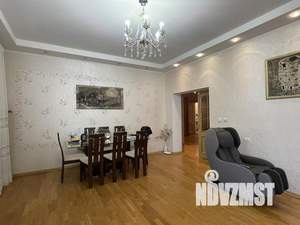 4-к квартира, вторичка, 201м2, 3/7 этаж