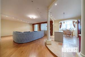 4-к квартира, вторичка, 190м2, 3/8 этаж