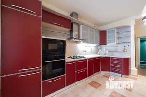 4-к квартира, вторичка, 190м2, 3/8 этаж