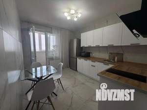 2-к квартира, вторичка, 68м2, 18/27 этаж