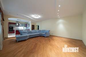 4-к квартира, вторичка, 190м2, 3/8 этаж