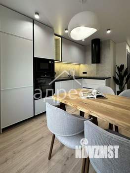 2-к квартира, вторичка, 63м2, 23/27 этаж