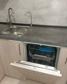 2-к квартира, вторичка, 57м2, 1/10 этаж