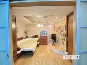 2-к квартира, вторичка, 54м2, 1/10 этаж