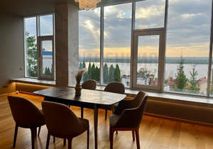 4-к квартира, вторичка, 150м2, 2/4 этаж