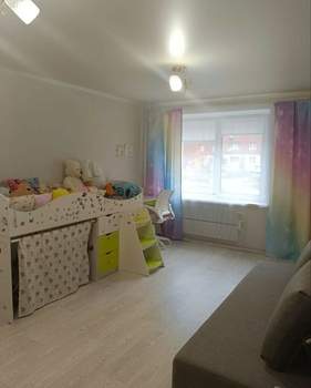 2-к квартира, вторичка, 57м2, 1/10 этаж